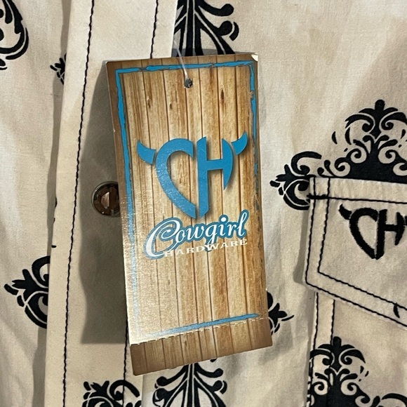 Women's Button Down Shirt with Black Pattern - Picture 3 of 8